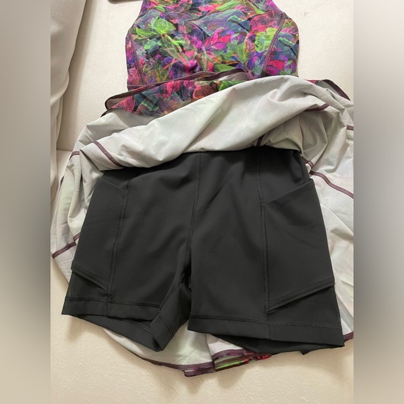 NWT Lululemon Court Crush Dress Vivid Floral Tone Multi Size 4 short under - Picture 10 of 13